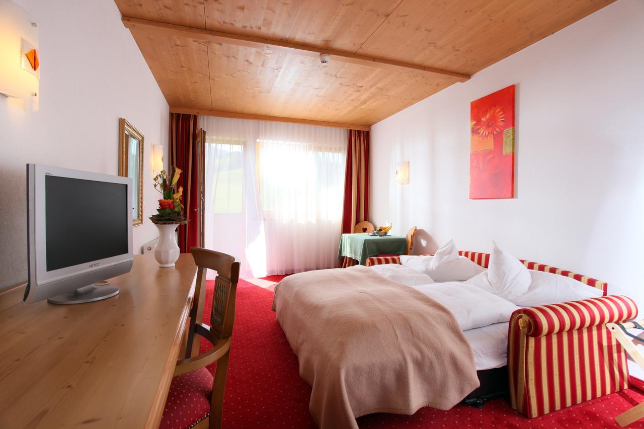Alpenhotel Landhaus Kuechl Kirchberg in Tirol Eksteriør billede