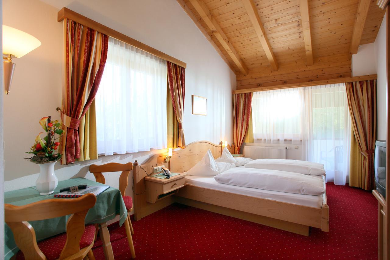 Alpenhotel Landhaus Kuechl Kirchberg in Tirol Eksteriør billede